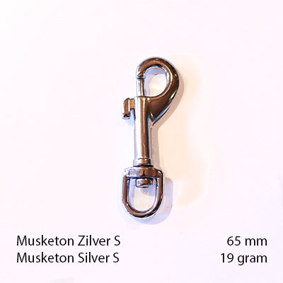 Showlijn 4mm luxe met musketon
