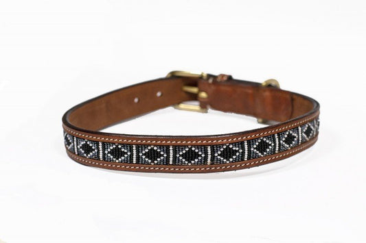 Lederen halsband met kralen